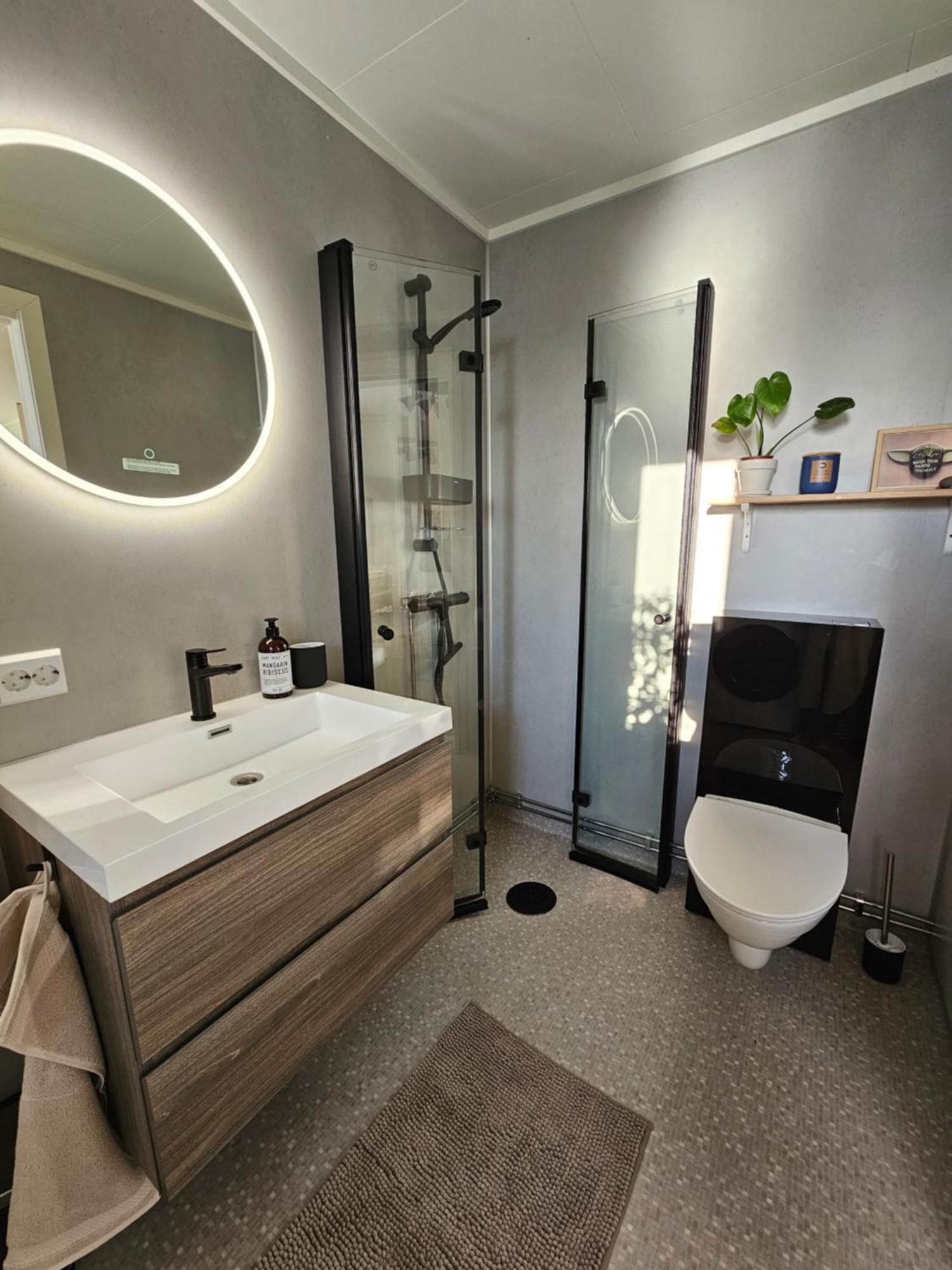 Bright And Modern With Beautiful View Leilighet *